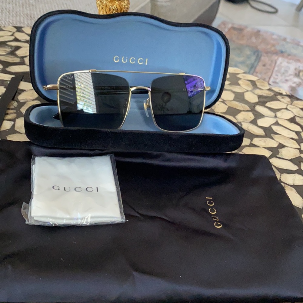 Gucci Men sunglasses - Picture 3 of 3